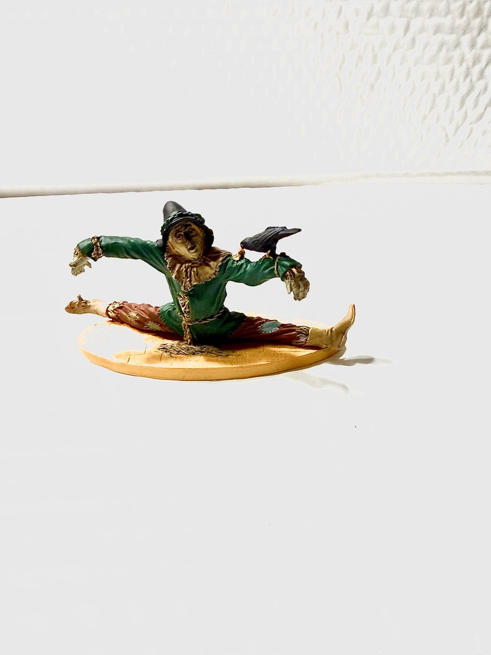 Wizard of OZ scarecrow movie figurine